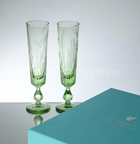 Набор хрустальных бокалов с вазой