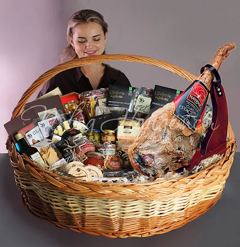 Корзина Кремлевский стол — Повод Найдется