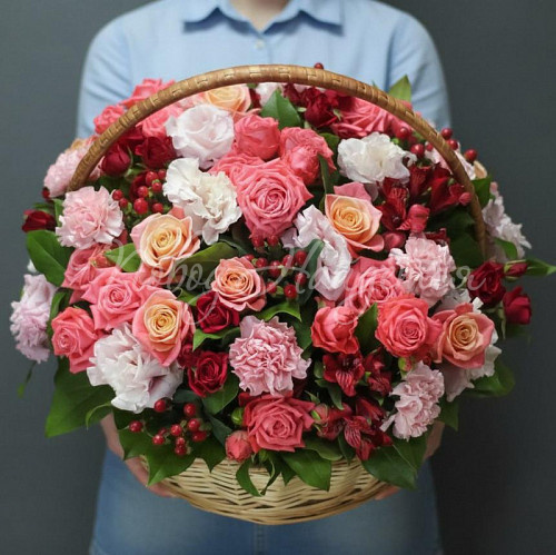 Корзина Люби меня люби